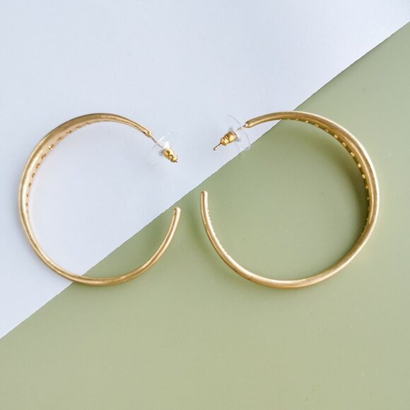 Kendra Scott Selena Hoop Earrings in Vintage Gold - Picture 4 of 4